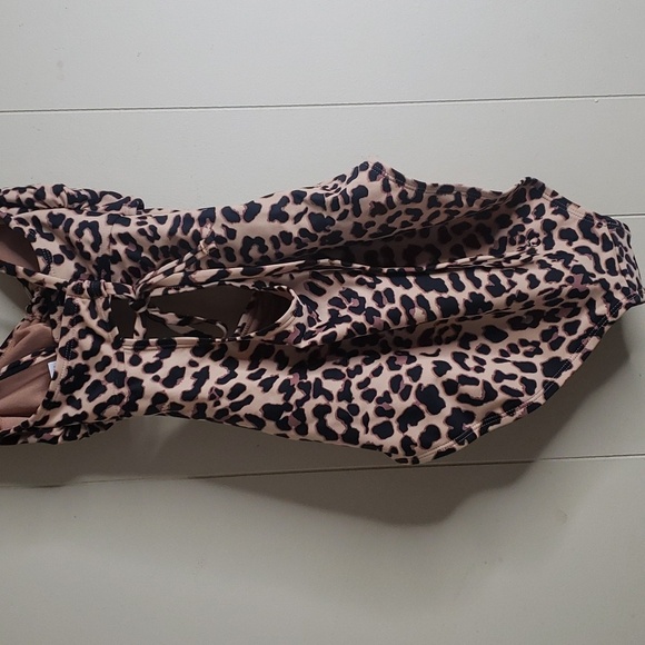 Women's Cut Out Tunneled Tie Front High Leg One Piece Swimsuit Shade & Shore XS - Picture 8 of 8